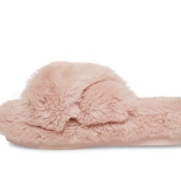 Steve Madden Women’s Faux Fur Criss Cross Slipper Fluffy Slide - Picture 3 of 7